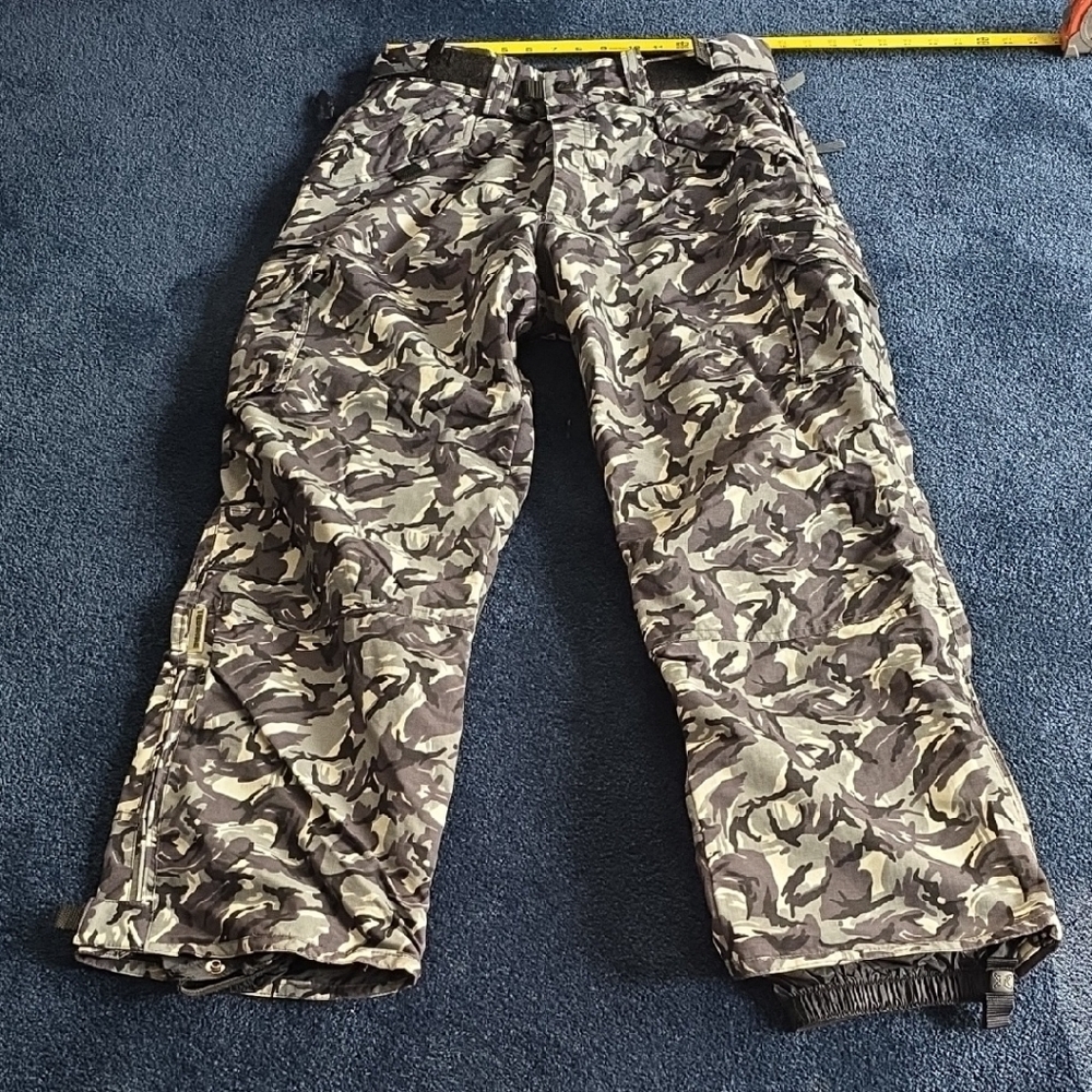 Men's Cargo Pants in Green Camo - Durable Utility Style